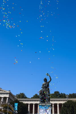 Luftballons über der Bavaria, München - Oktoberfest